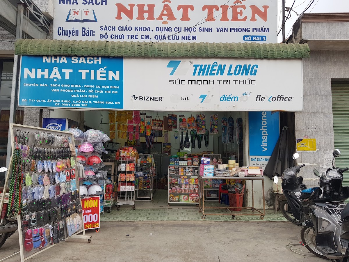 Nhà sách Nhật Tiến