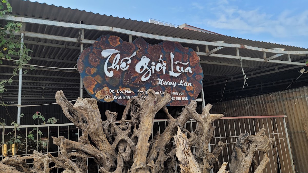 Thế Giới Lũa Hưng Lan