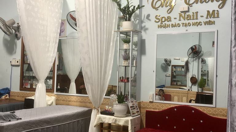 Cắt Tóc Nữ Thy Thông