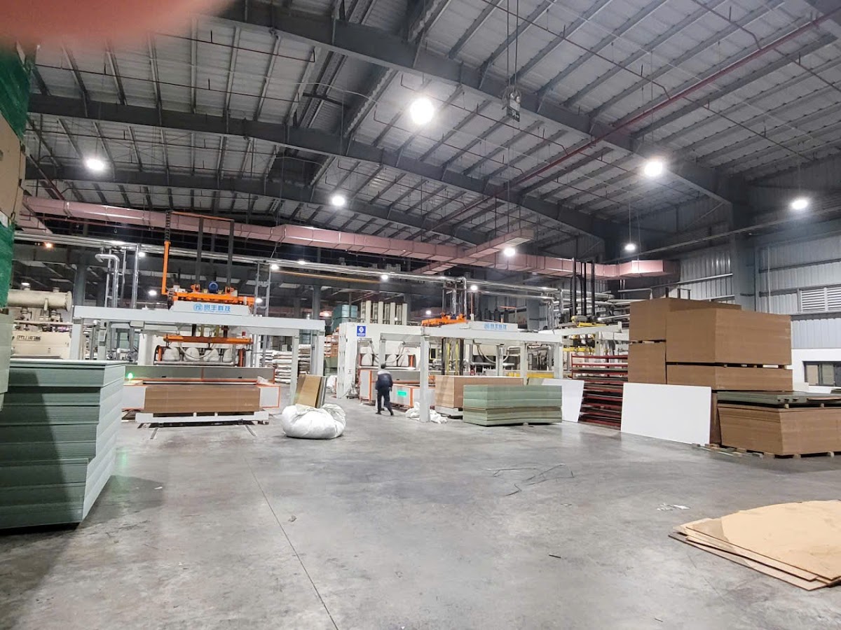 nhà máy ván ép phủ melamine văn nhàn