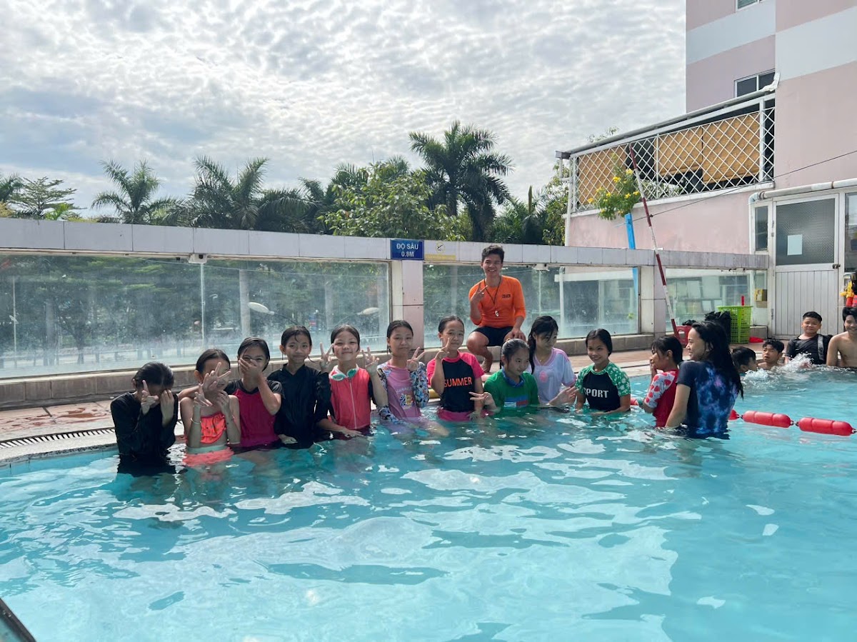 Thầy Tấn Dạy Bơi