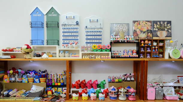 DecorMe - Shop Trang Trí, Quà Tặng