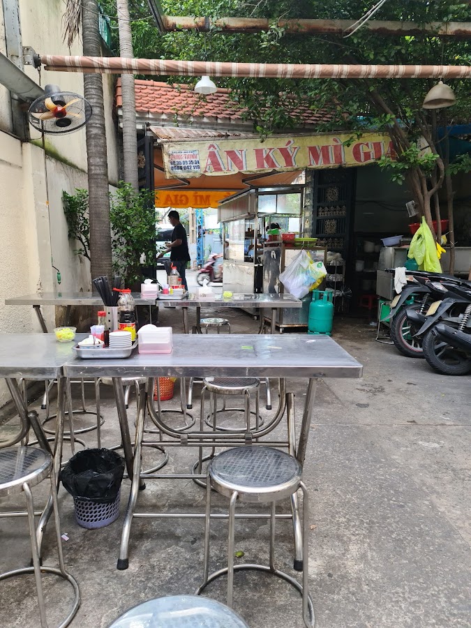 Hủ tiếu mì Ân Ký