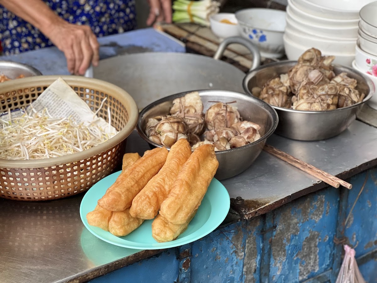 Cháo lòng Giò Heo Bà Ba