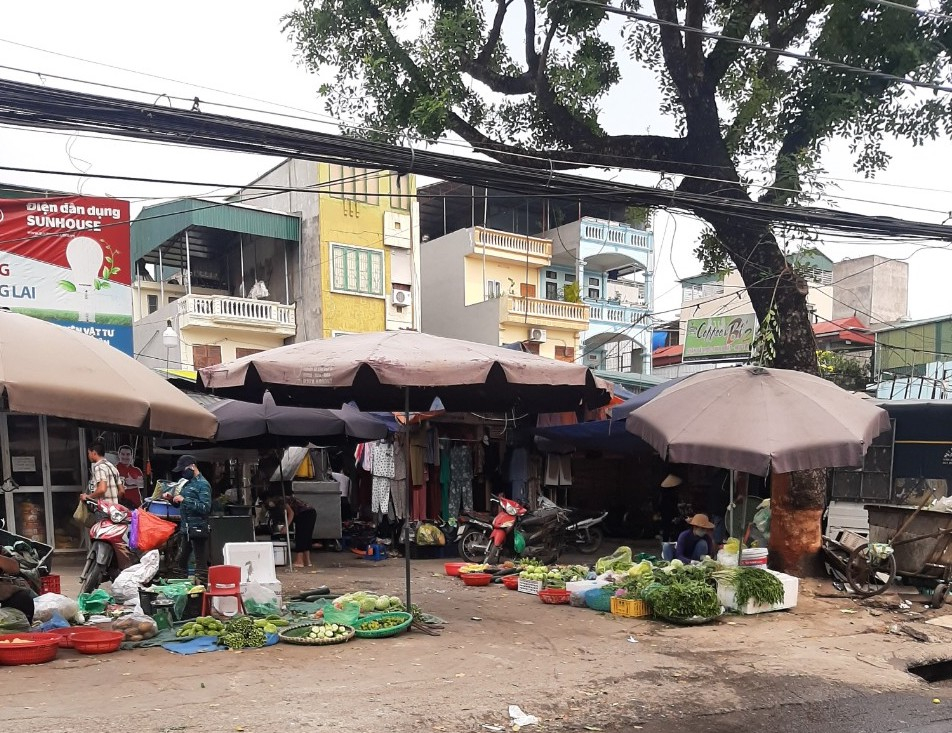 Chợ Lòng Thuyền