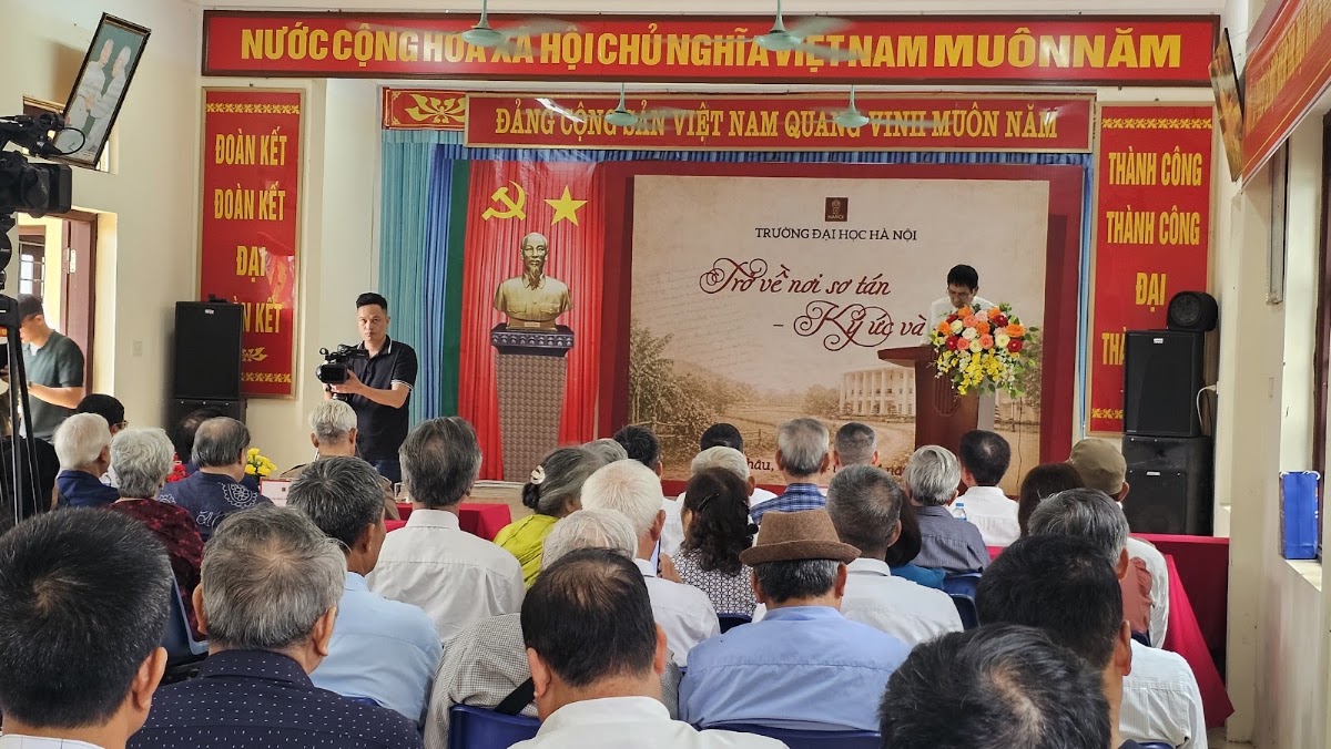 Nhà văn hoá thôn Lôi Châu