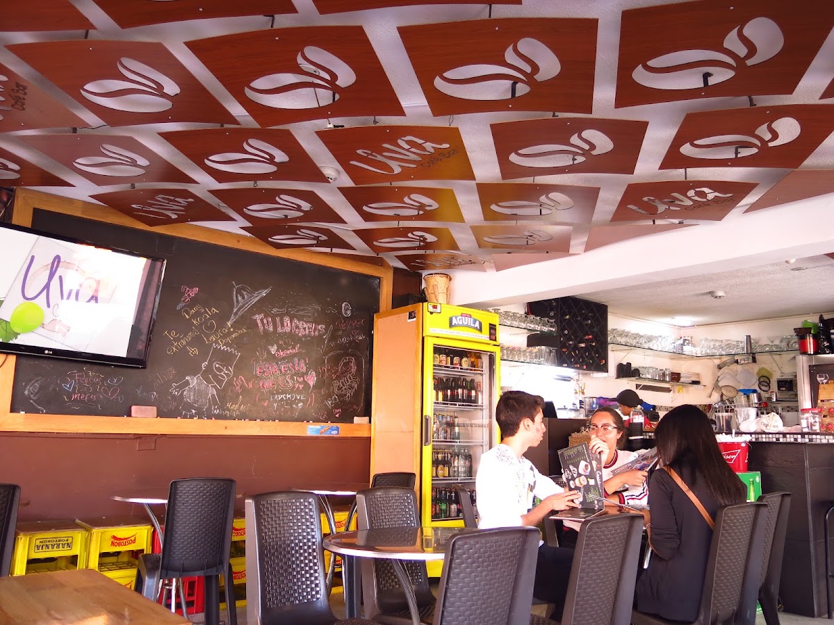 Uva Café Bar