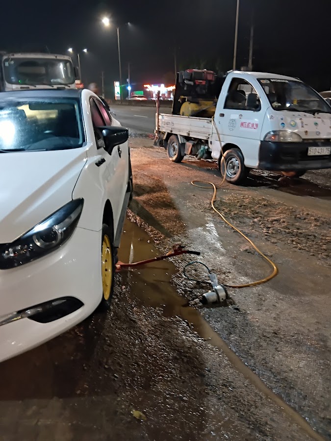 VÁ VỎ LƯU ĐỘNG TÙNG NGUYỄN
