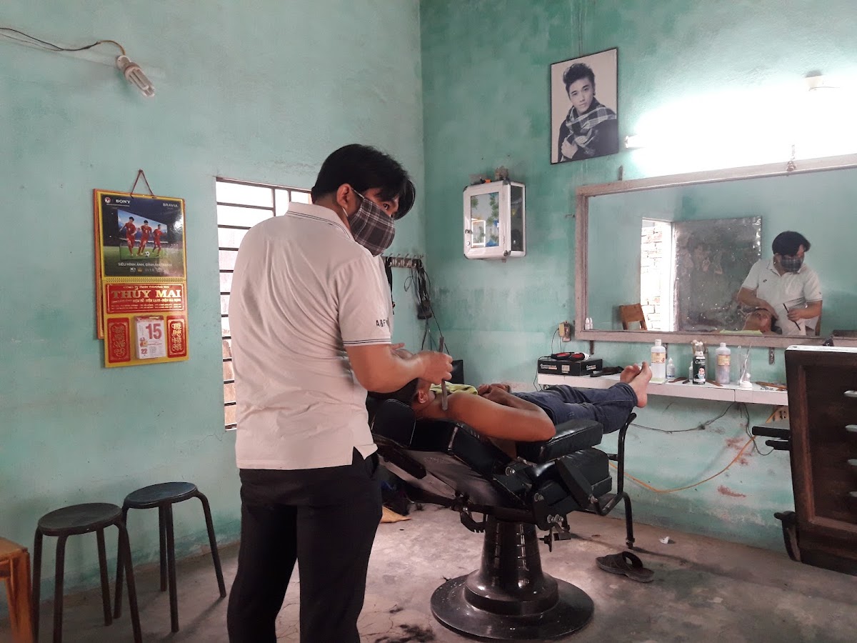 Hớt tóc Dũng