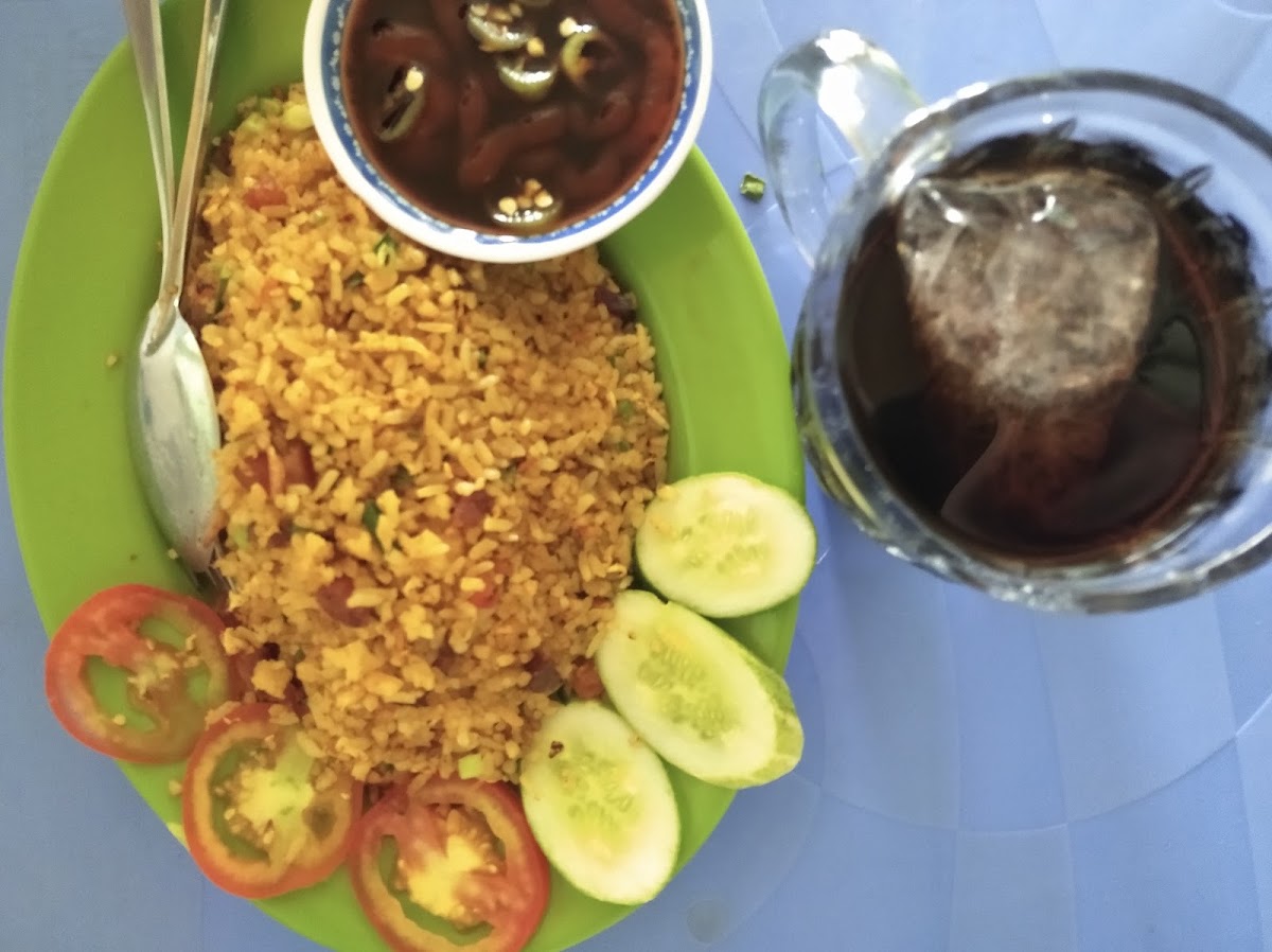 Quán cơm gà xối mỡ PHƯỢNG