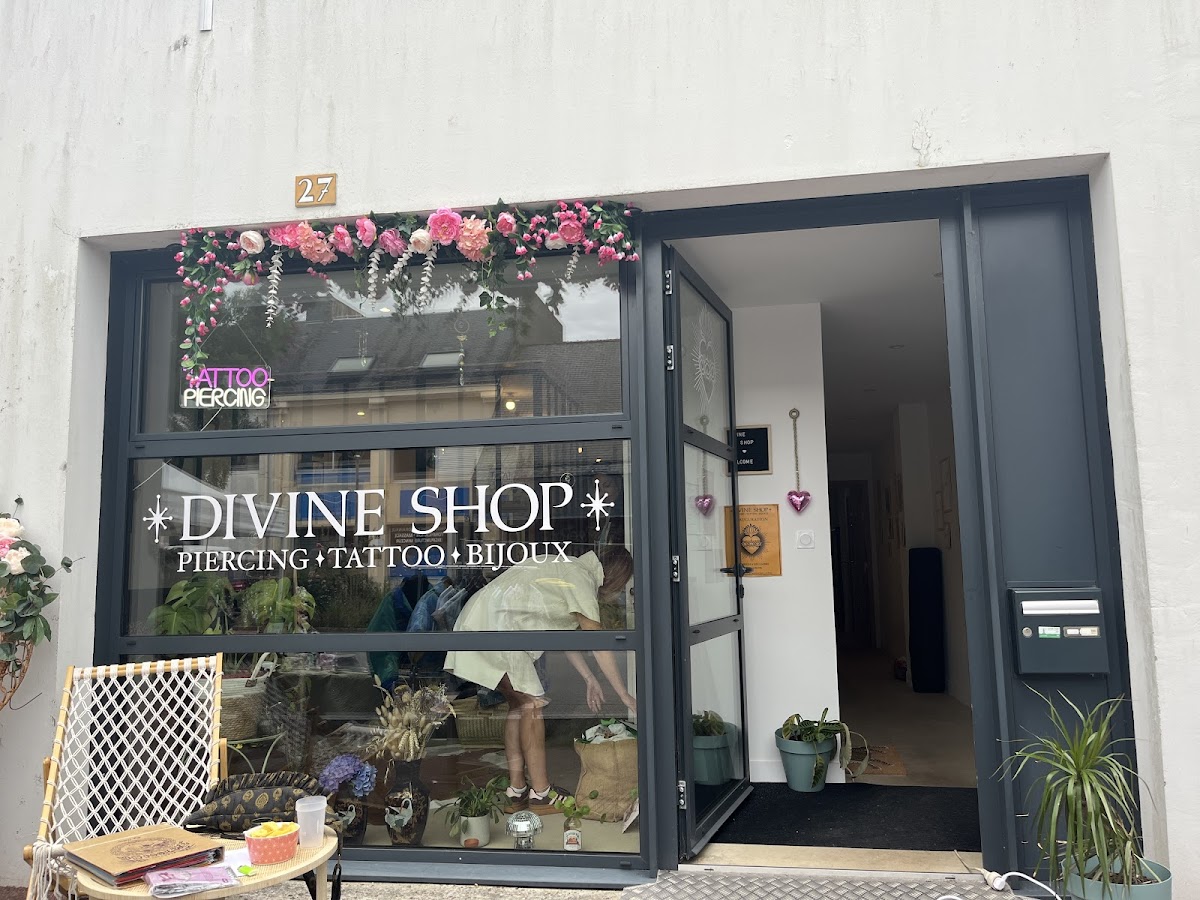 Divine Shop