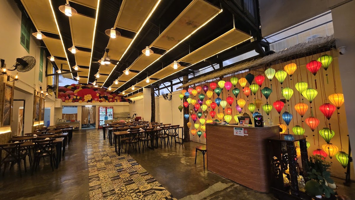 Huong Que Restaurant