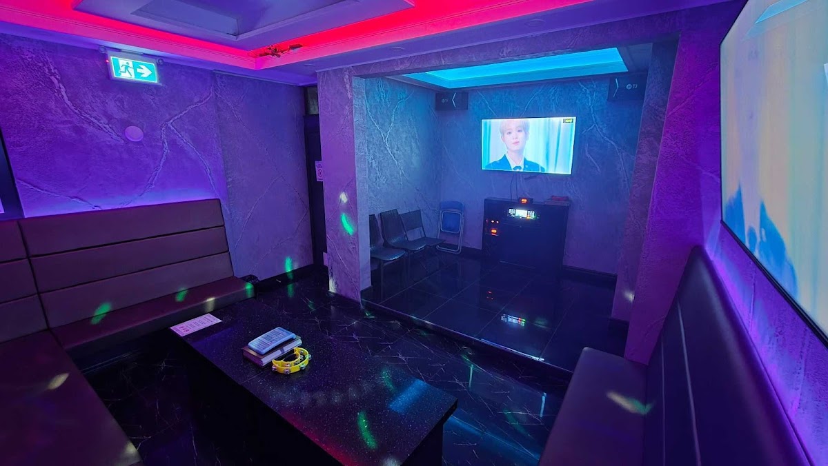 SU KARAOKE BAR