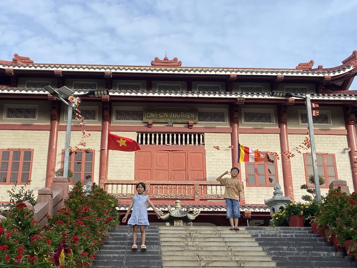 Nhà nội chí kiên