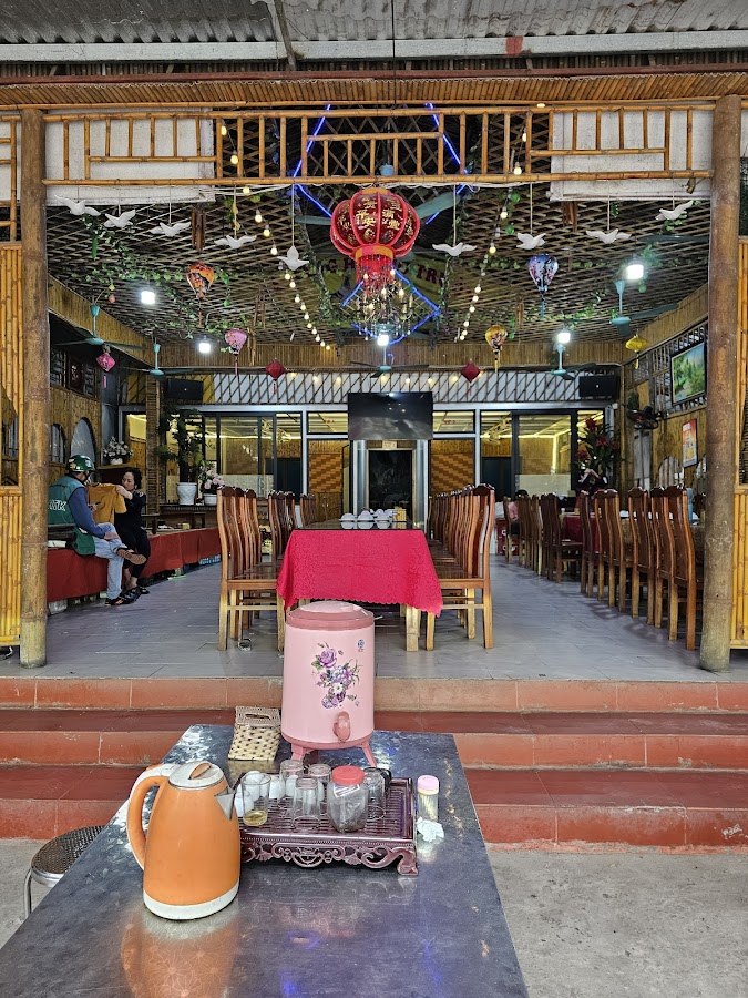 Nhà Hàng Hường Trường