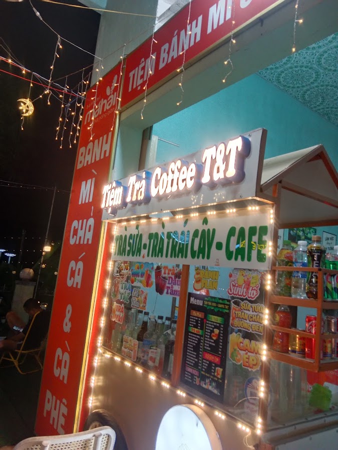 Bánh mì chả cá Má Hải_ Bánh trán trộn, Trà sữa. Chè thái, chè thập cẩm sữa