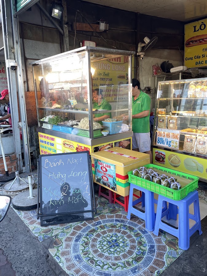Lò Bánh Mì Hưng Long