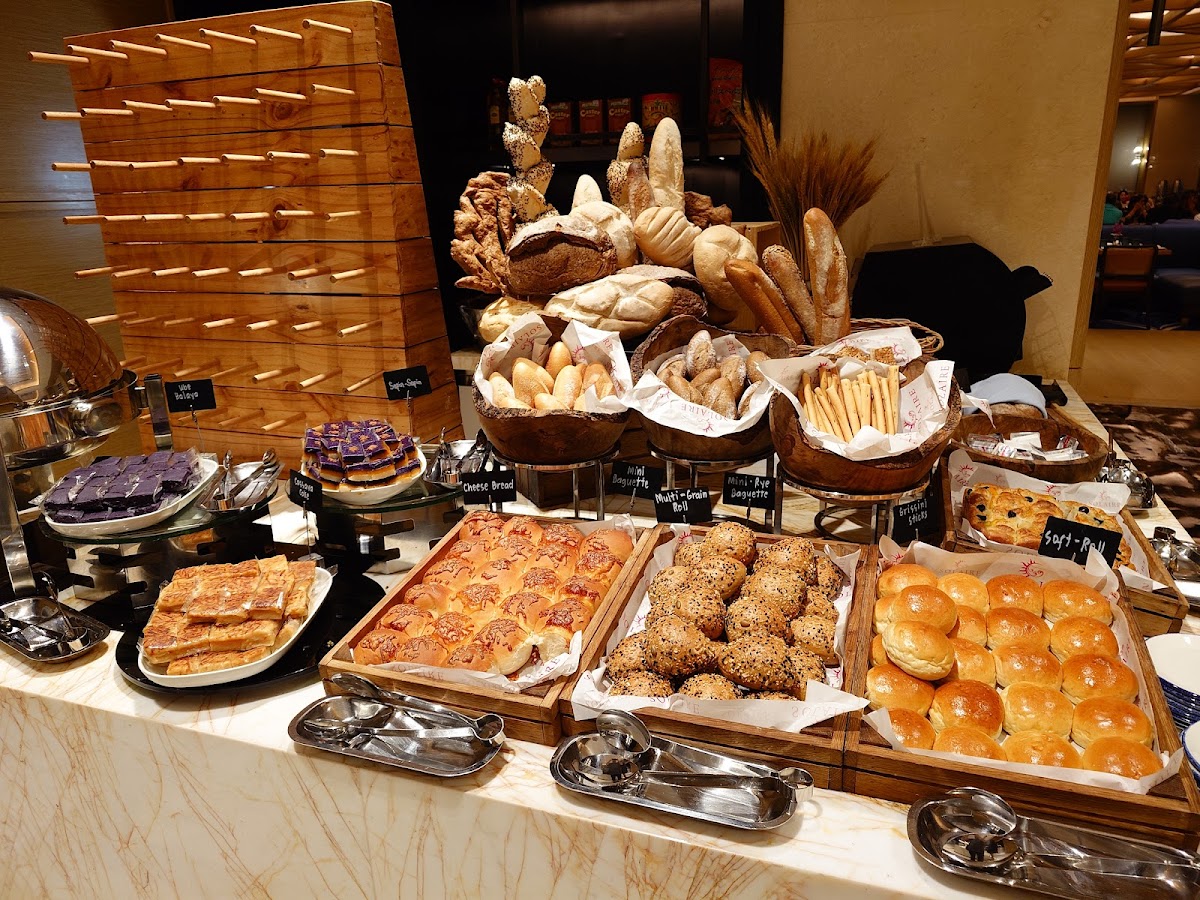 Fresh International Buffet | Solaire Resort North