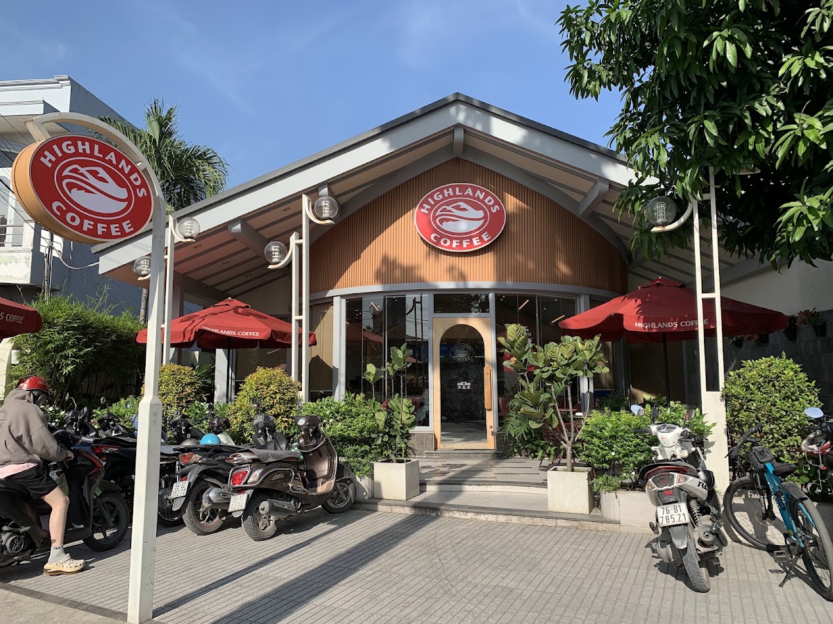Highlands Coffee 1800 Nguyễn Ảnh Thủ