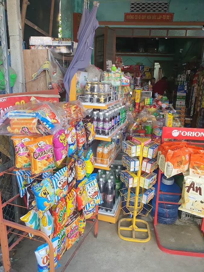 Tạp Hóa Chị Nguyệt