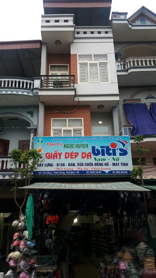 Cửa hàng giầy dép Ngọc Huyền