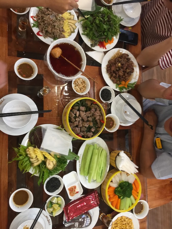 Nhà hàng Khách sạn ĐTT- Ba Sao
