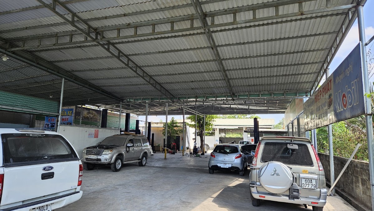 Garage ô tô Bình Lực Phát