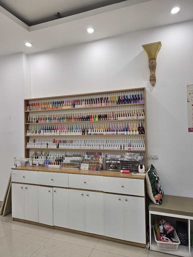 sims nail