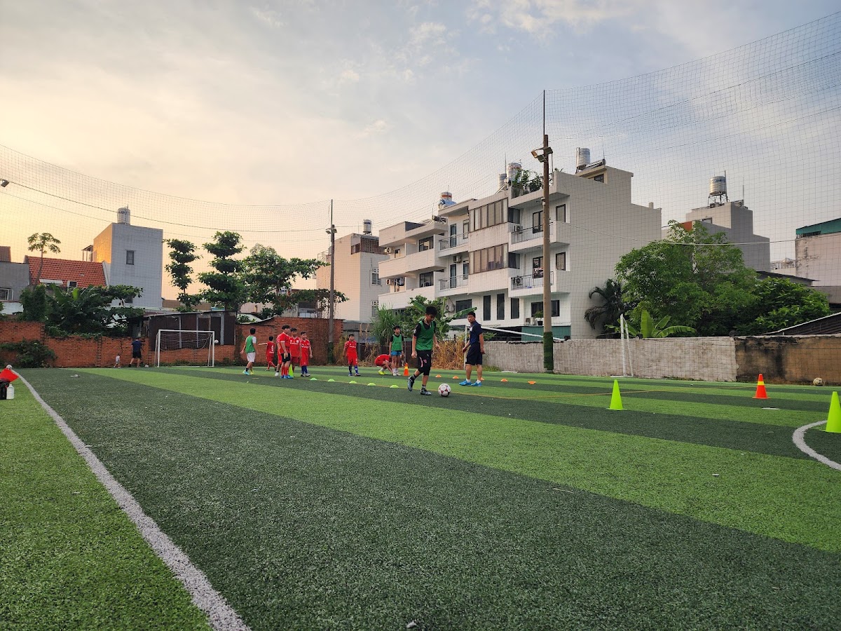 Sân bóng đá Thạch Đà