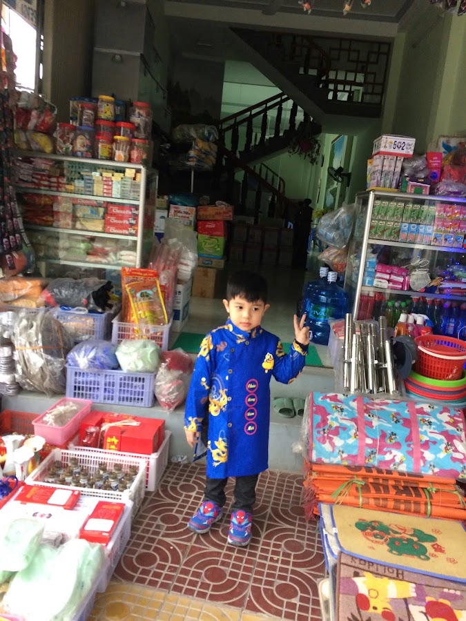 Cửa Hàng Tạp Hóa Hiến Huyền