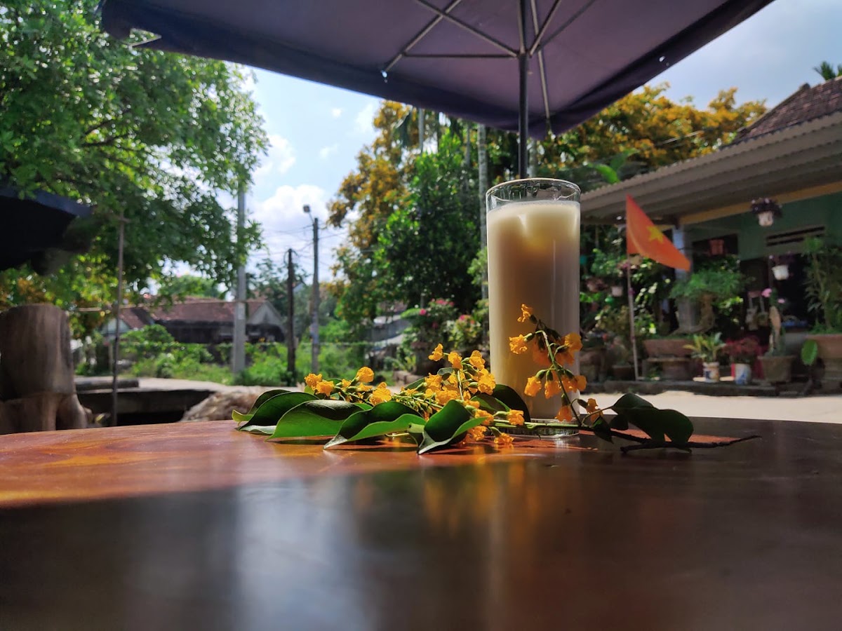 Bánh mỳ - Nước mía Cô Ánh