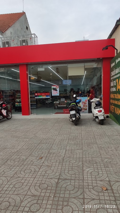 VinMart+ 27, phùng hưng
