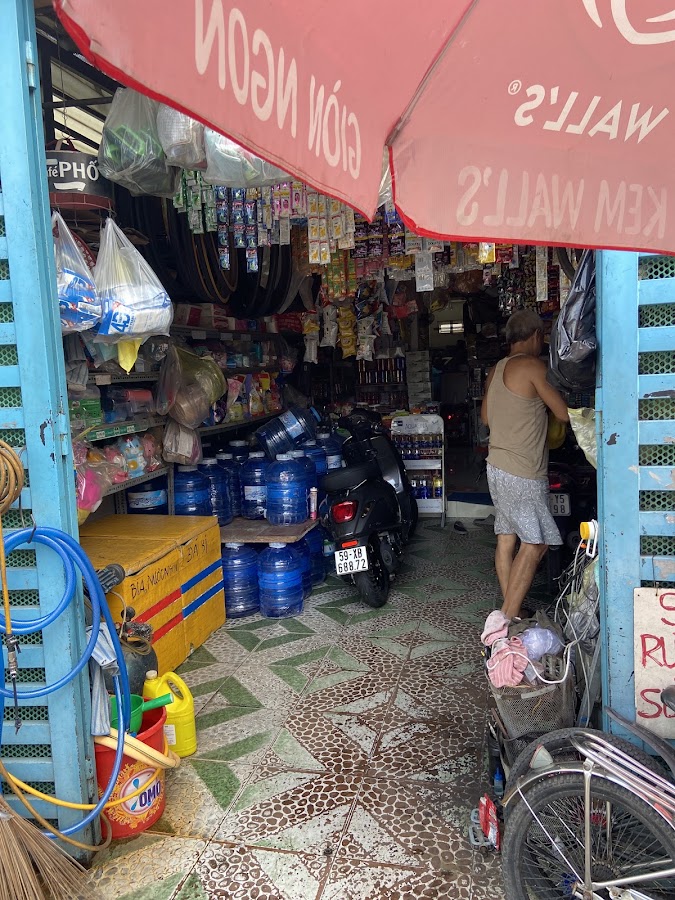 Tạp hoá Thuỷ Tiên