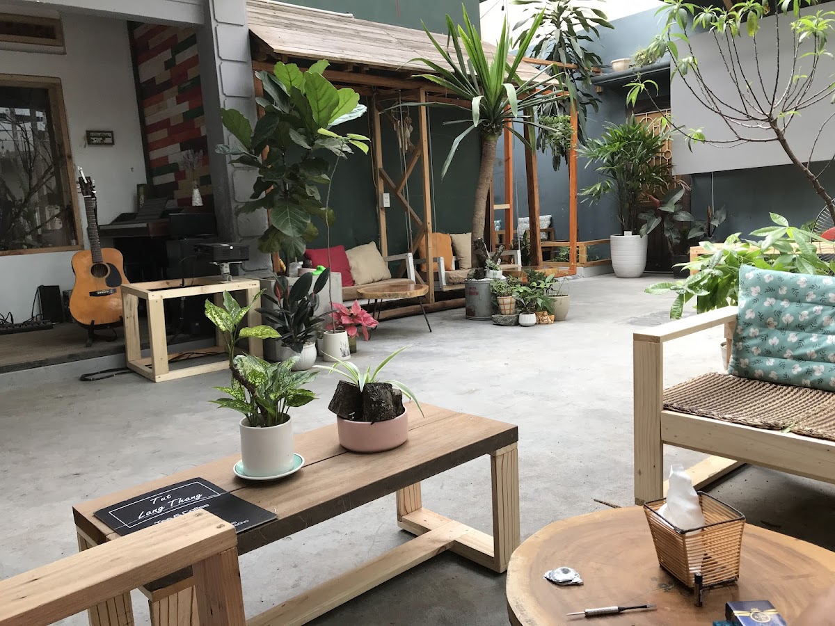 Tut Lang Thang Tea & Coffee