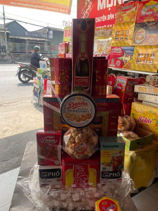Cửa Hàng Tạp Hóa Mộng Tuyền