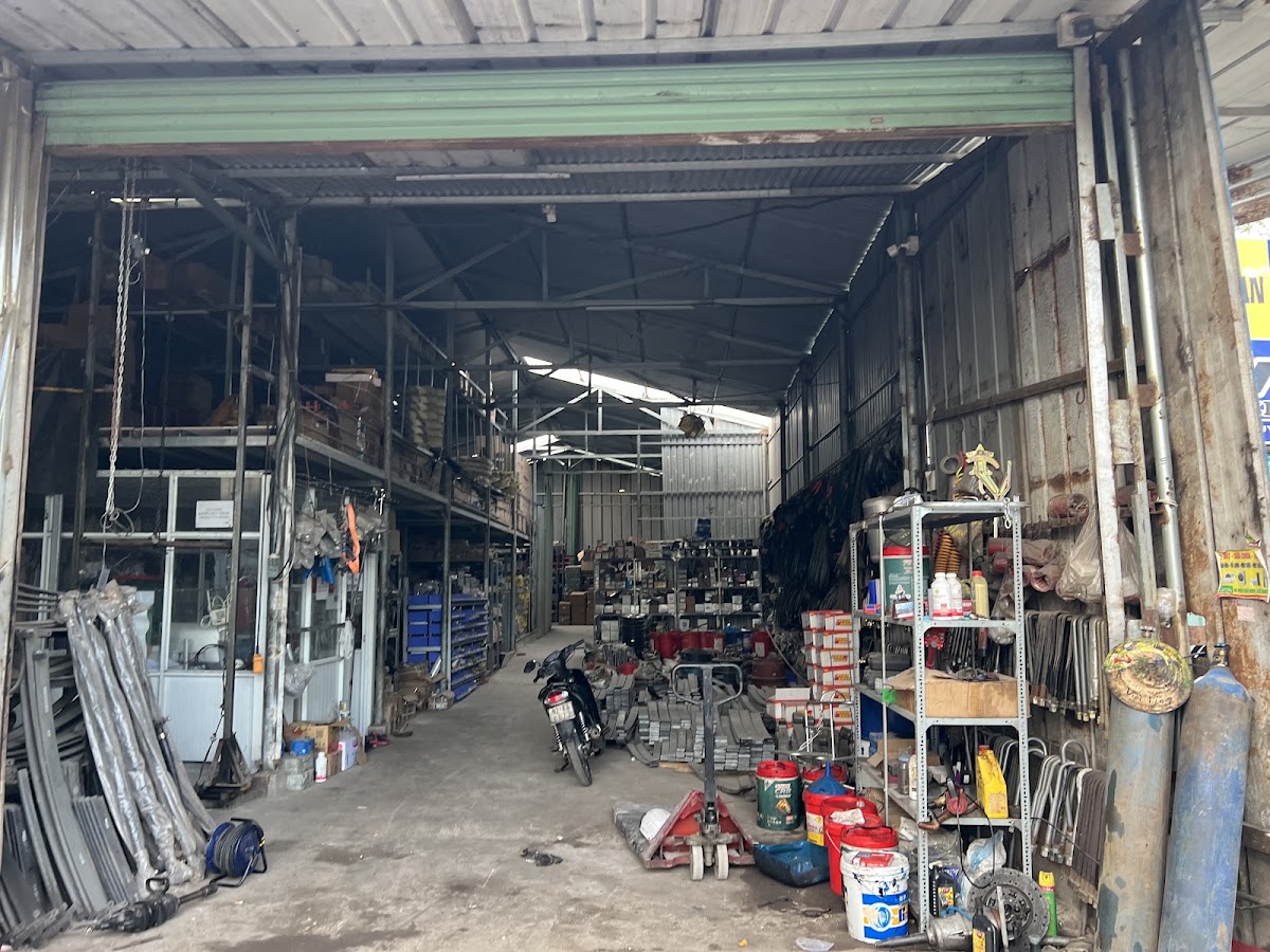 Cửa Hàng Phụ Tùng Ô Tô Hoàng Kim