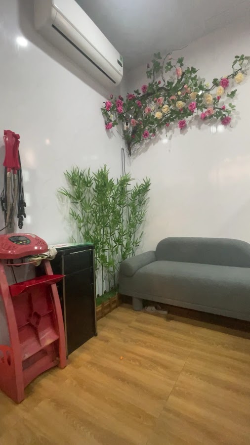 Tiệm Tóc Thuý Nguyễn