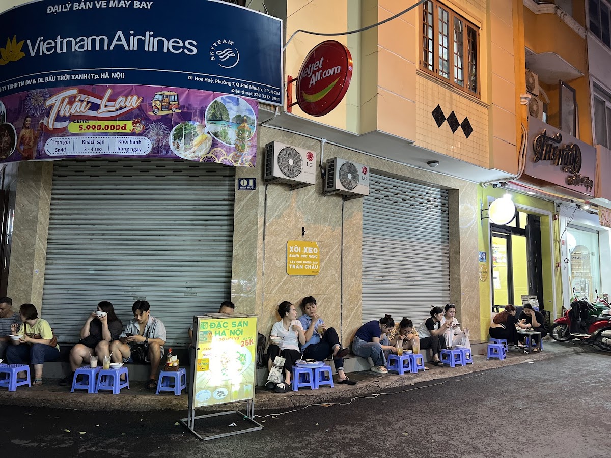 Bánh đúc nóng ngõ Hội Vũ