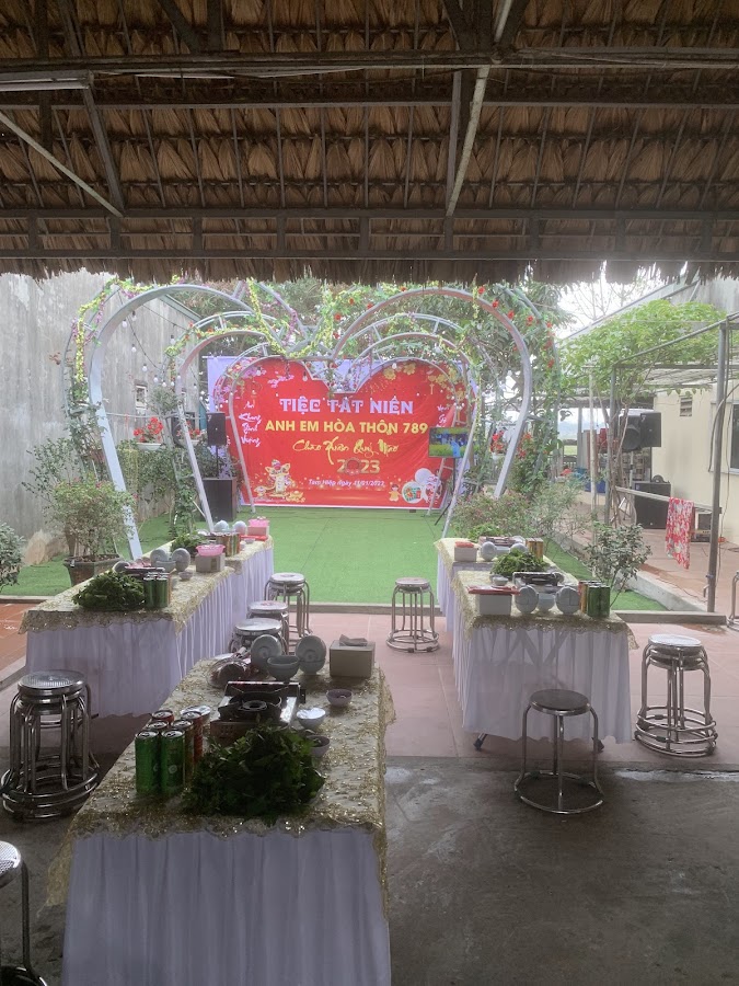 Nhà Hàng Đầm Sen