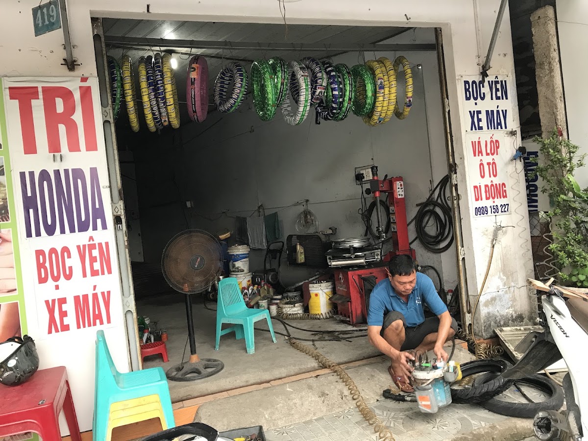 Tiệm Sửa Xe Vương