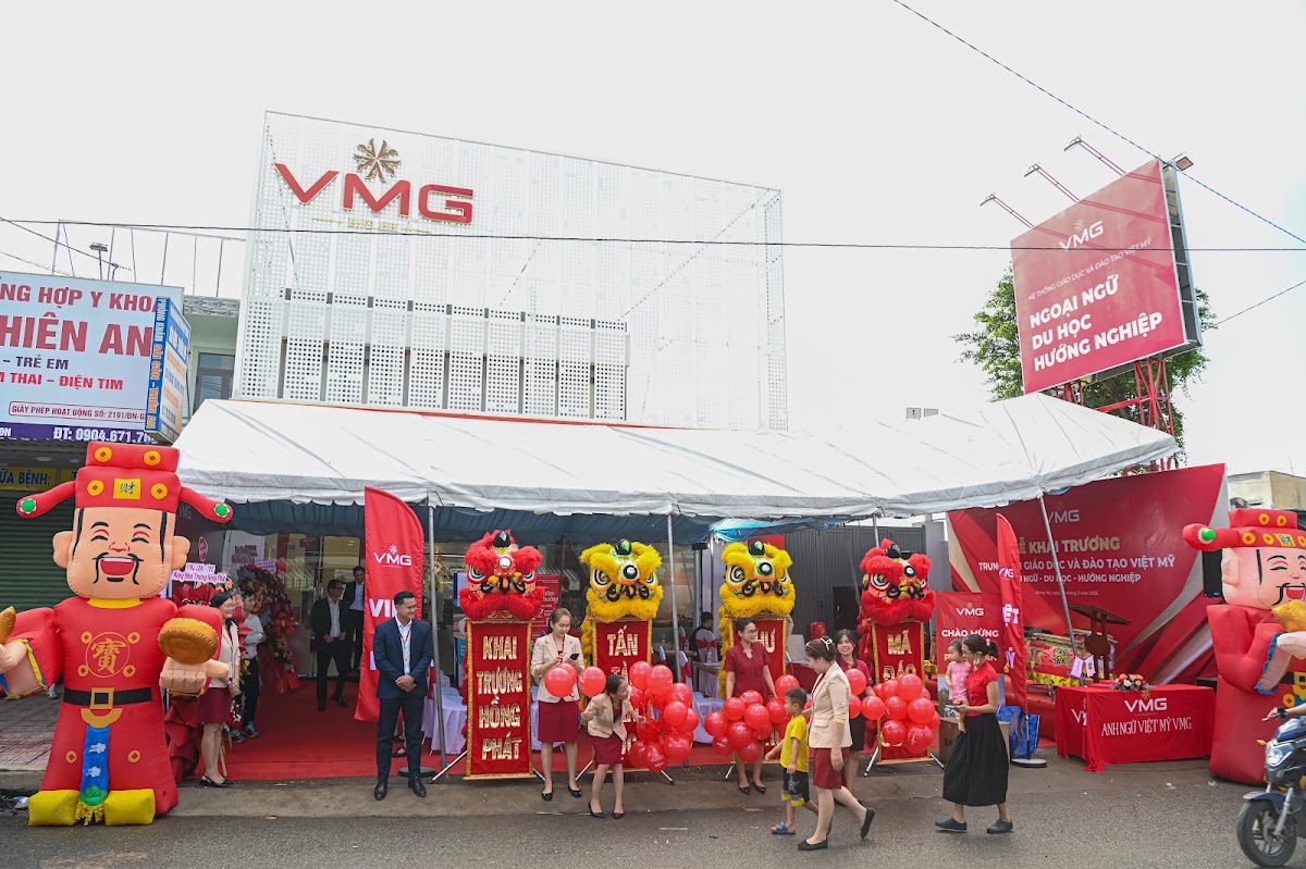 VMG Phước Tân - Anh ngữ, Du học