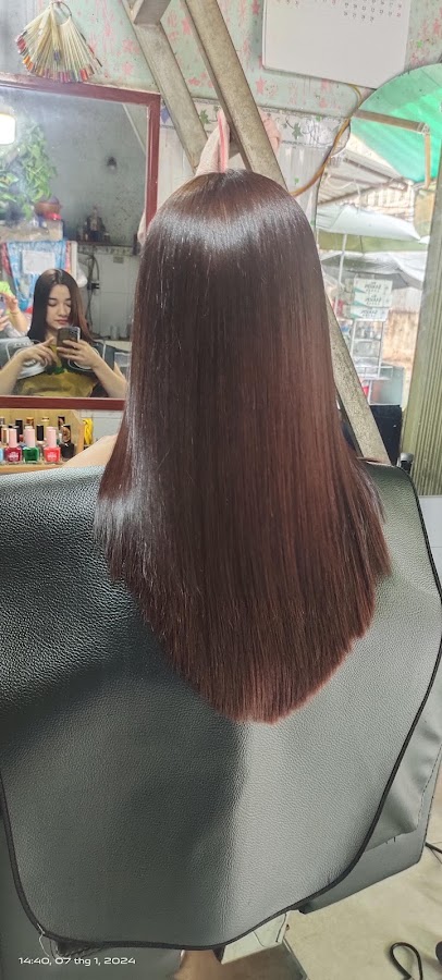 Uốn Tóc Hồng Y