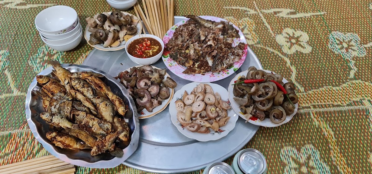 Nhà Hàng Dân Tộc - Nguyễn Việt