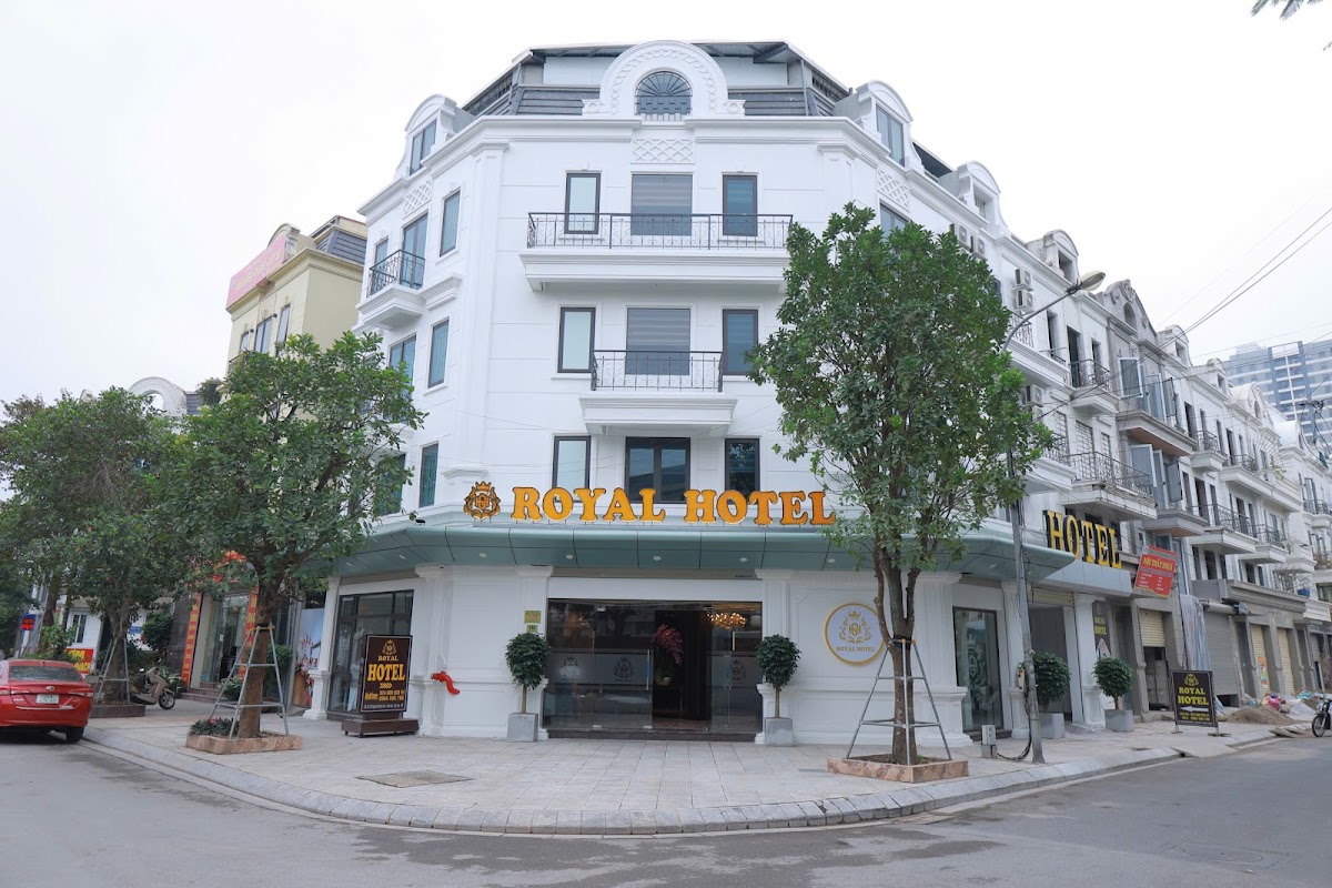 ROYAL HOTEL