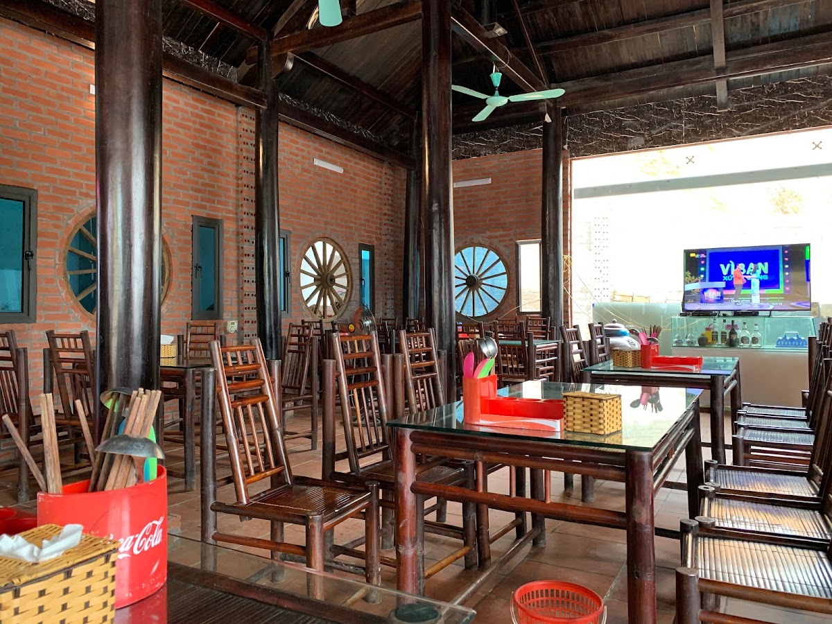 Nhà Hàng Thành Trọc.
