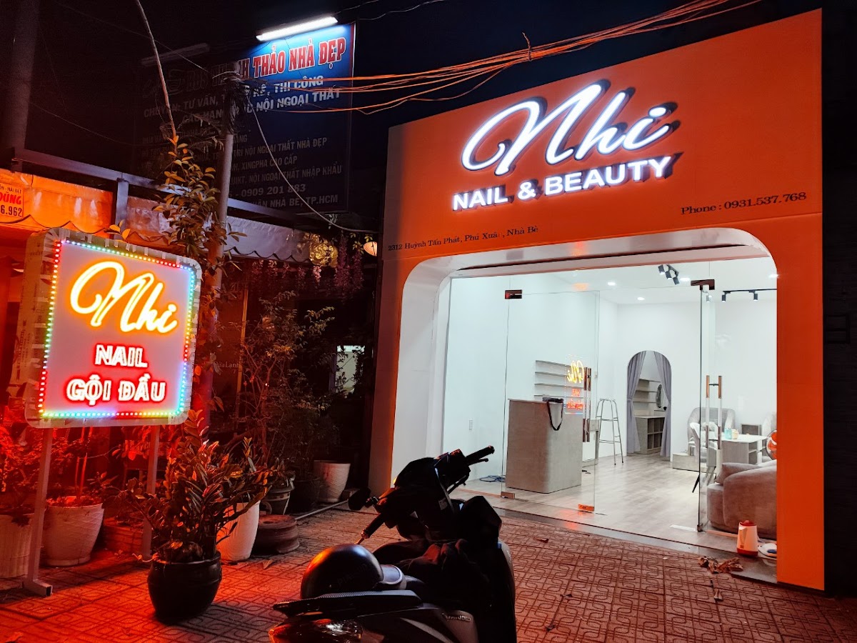 tiệm nail tháng 3