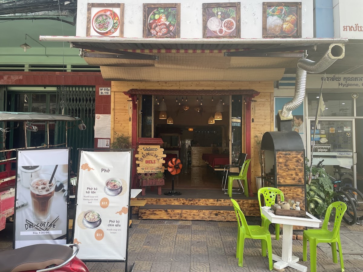 Phở & Bún chả Deli - Vietnamese restaurant