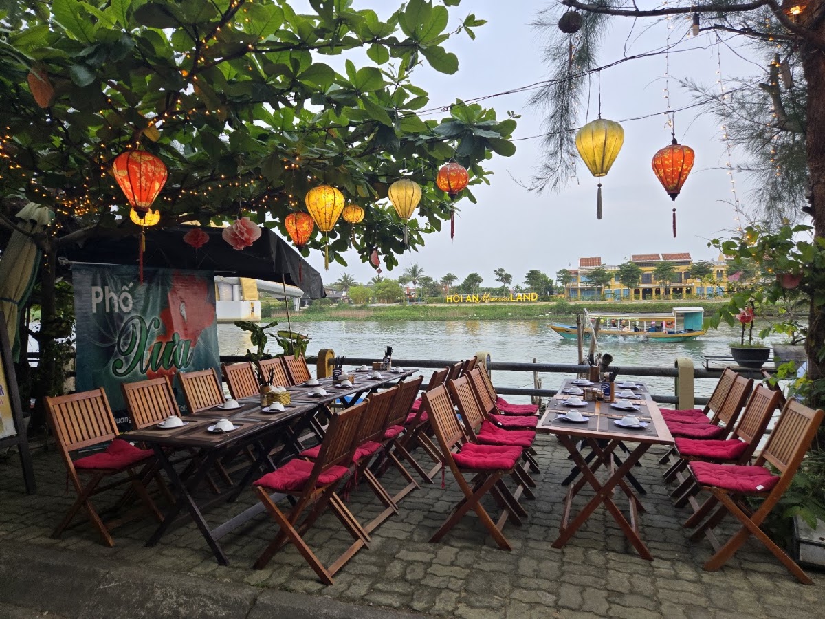 Pho Xua Riverside Restaurant - Hoi An