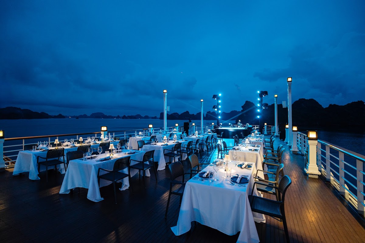 Ambassador Signature Cruise - Lan Ha Bay