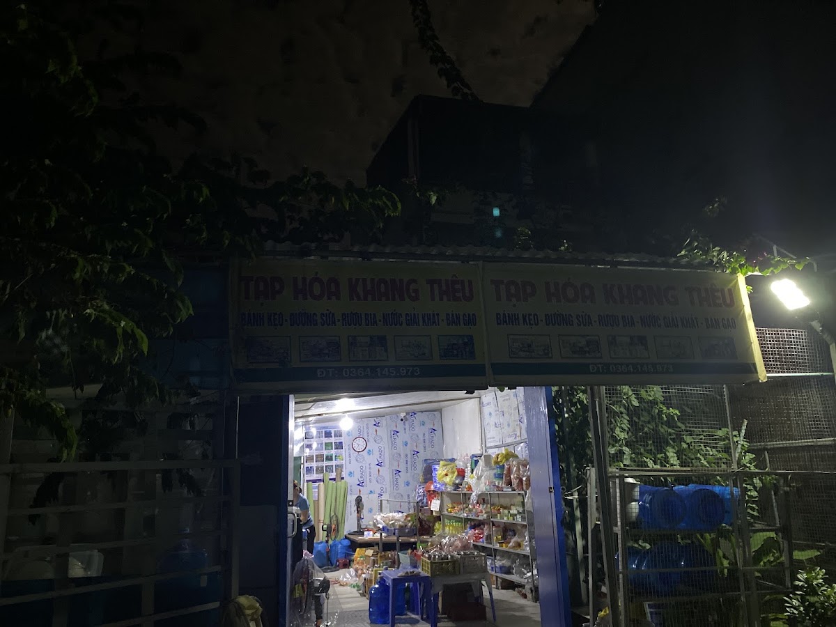 Cửa hàng tạp hoá quyết tiến